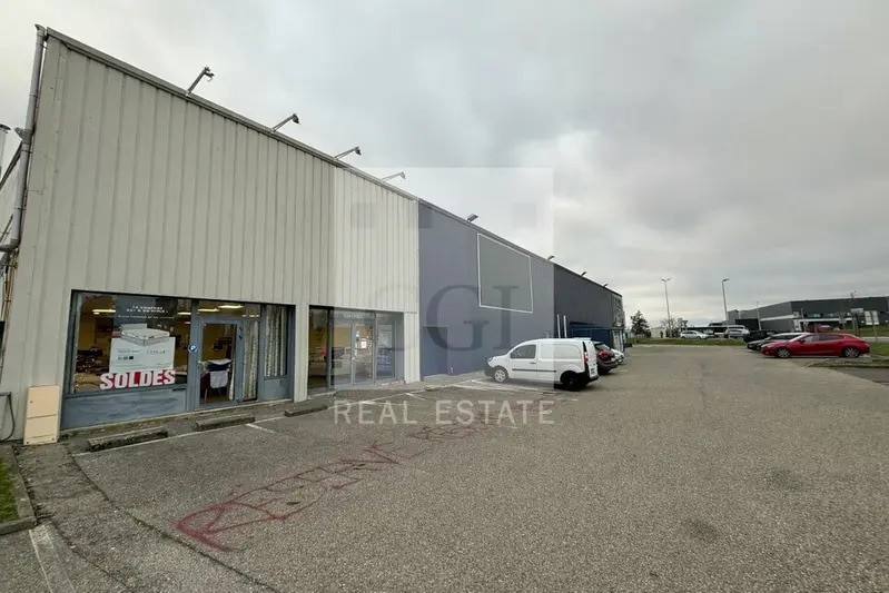 53 Route De Grenoble, Saint-Priest to rent - Building Photo - Image 1 of 11