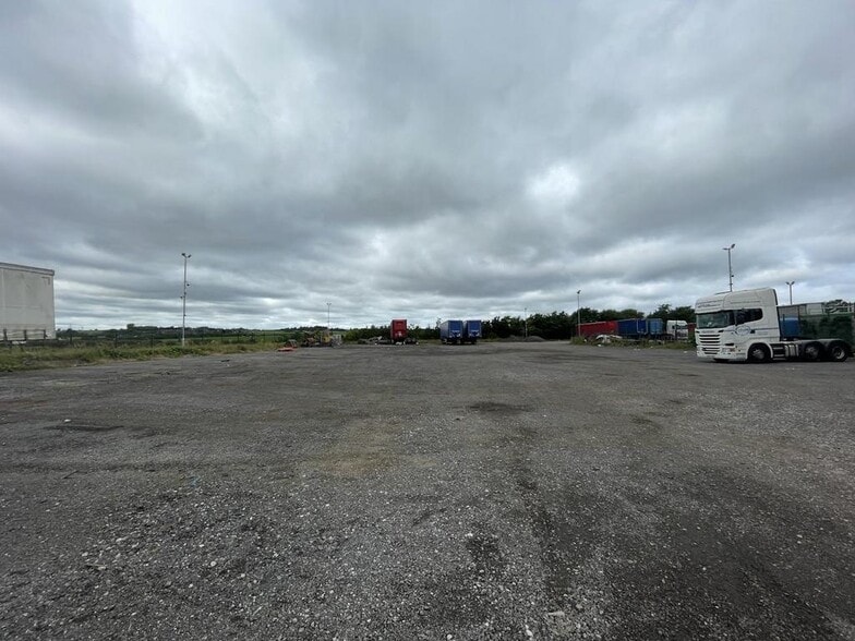 Prospect Way, Biddulph to rent - Building Photo - Image 2 of 6