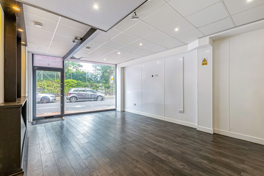 18 Coombe Ln, London to rent - Interior Photo - Image 3 of 5