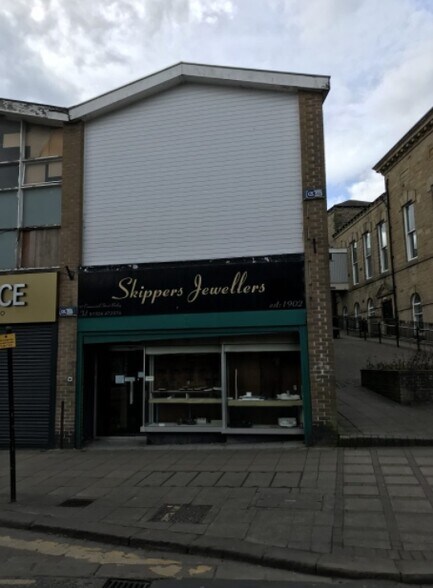 in 97 Commercial St, Batley for sale - Primary Photo - Image 1 of 1