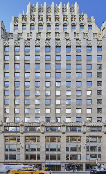 400 Madison Ave, New York, NY for rent - Building Photo - Image 2 of 11