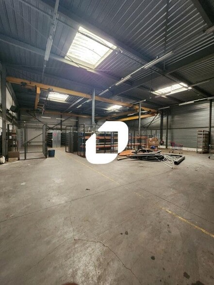 Light Industrial in Villemomble to rent - Building Photo - Image 2 of 9