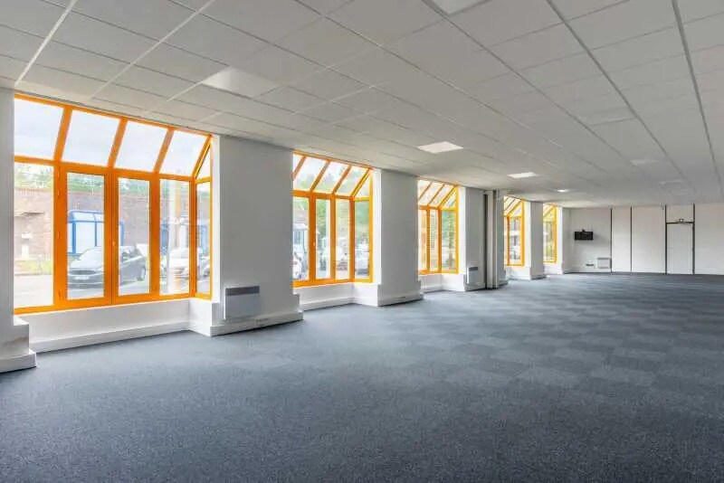 Office in Croissy-Beaubourg to rent Building Photo- Image 1 of 22