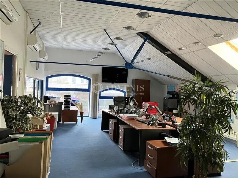 Location Bureaux 206 m² - Photo 1
