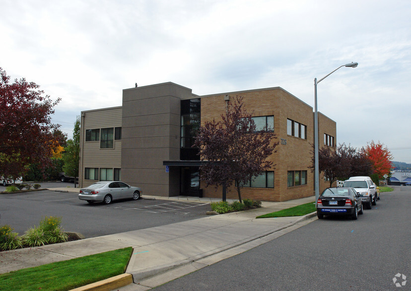 7128 SW Gonzaga St, Portland, OR for rent - Building Photo - Image 3 of 4