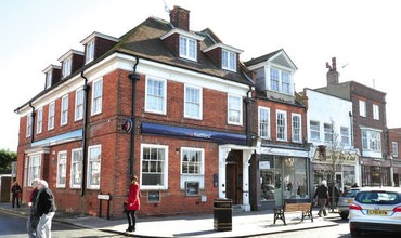 60 Connaught Ave, Frinton On Sea for sale Primary Photo- Image 1 of 1