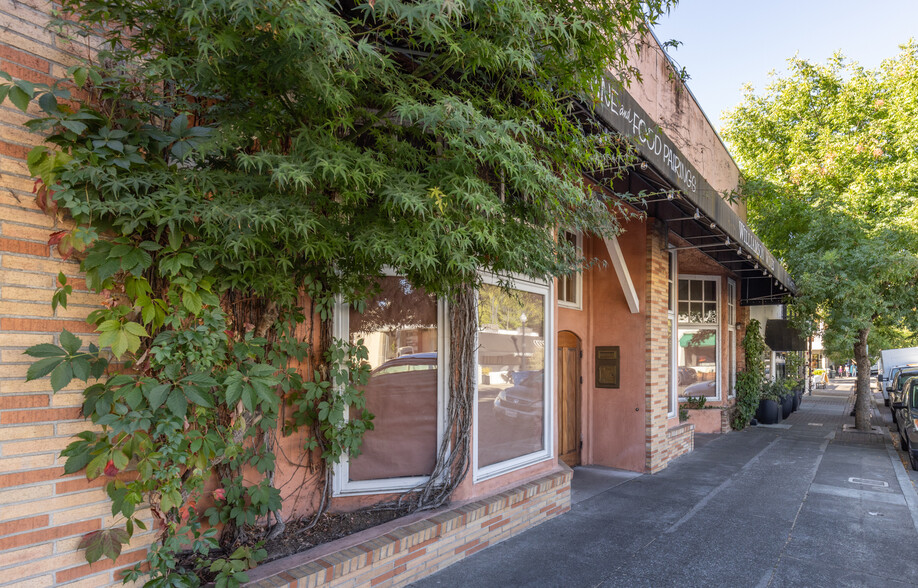 132-134 Matheson St, Healdsburg, CA for rent - Building Photo - Image 3 of 11