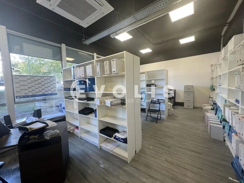 Office in Maisons-Alfort to rent - Interior Photo - Image 3 of 8