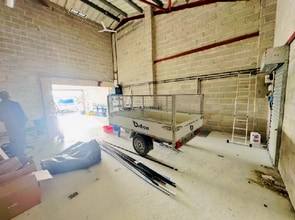 3-4 Sandford Ln, Wareham to rent Interior Photo- Image 1 of 3