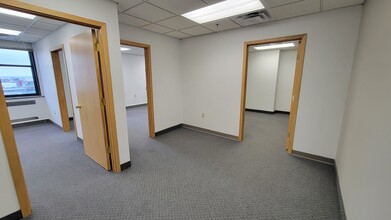 324 W Superior St, Duluth, MN for rent Interior Photo- Image 1 of 5