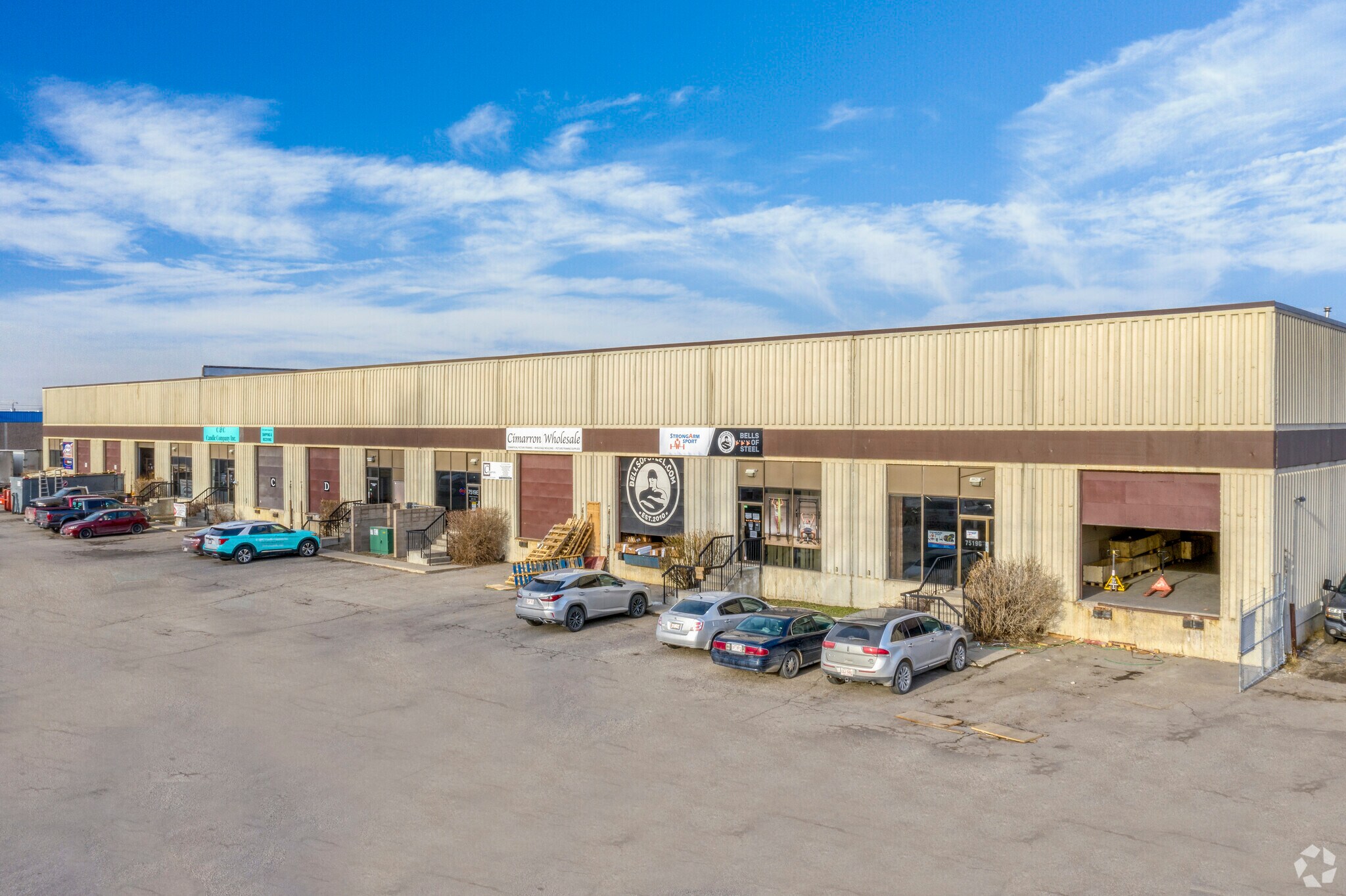 7519 30th St SE, Calgary, AB for sale Primary Photo- Image 1 of 1