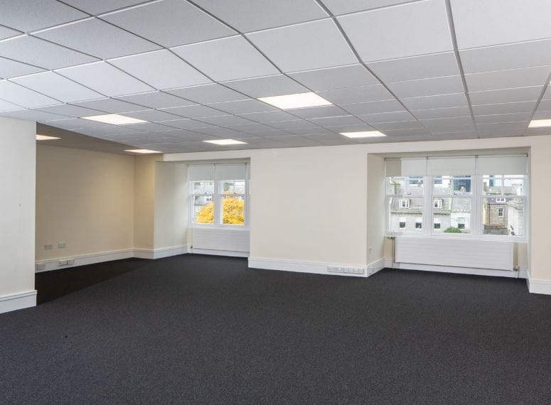 9 Golden Sq, Aberdeen to rent - Interior Photo - Image 3 of 6