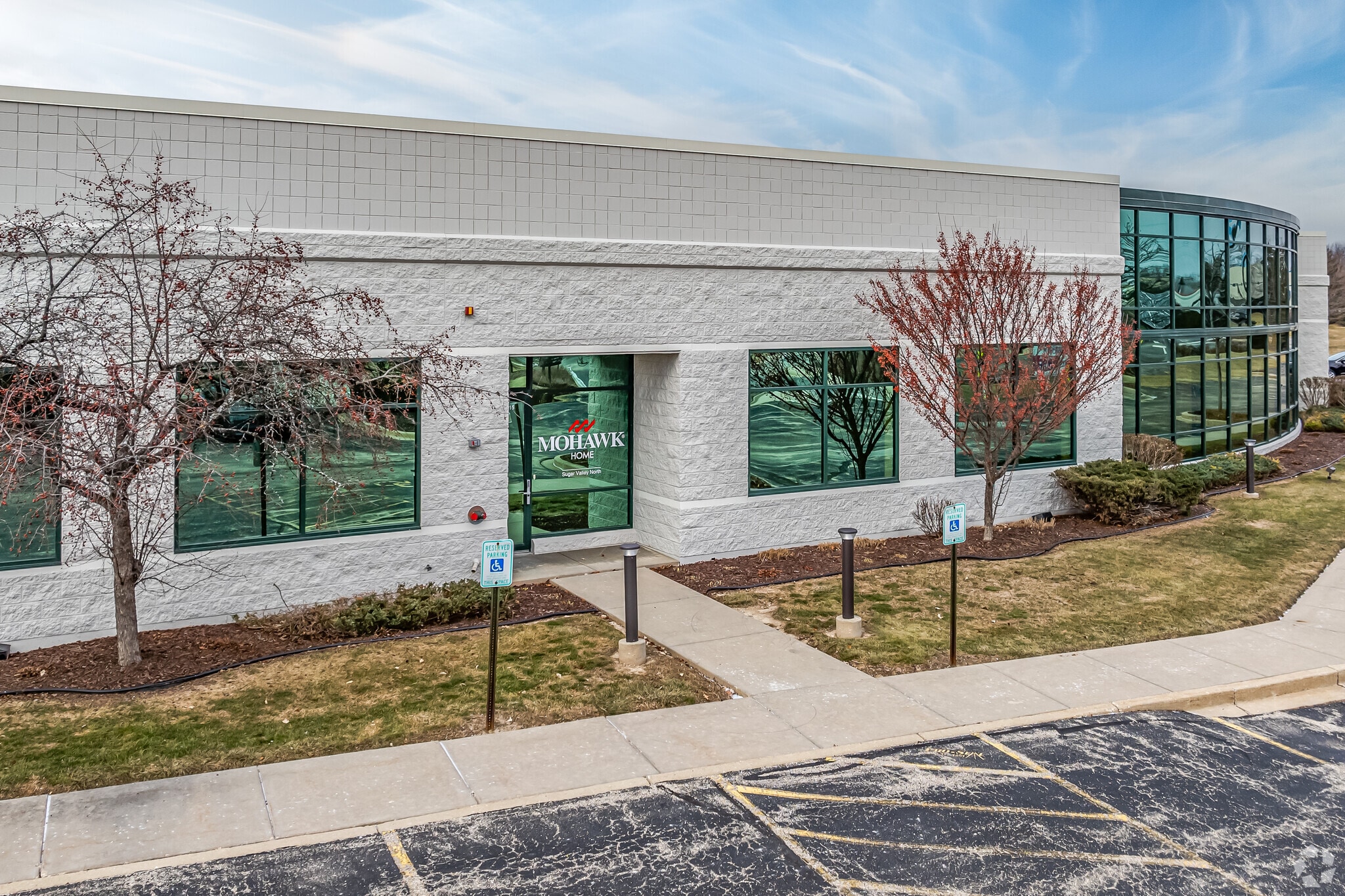W165 N5815 Ridgewood Dr, Menomonee Falls, WI to rent Building Photo- Image 1 of 11
