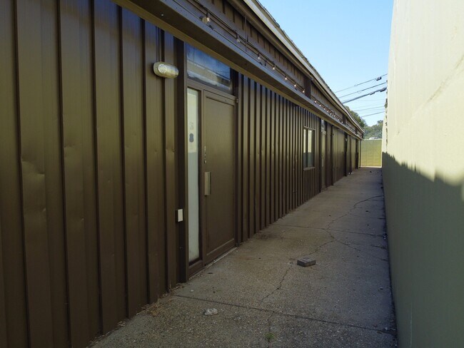 More details for 4540 Emerson Ave, Parkersburg, WV - Retail to Rent