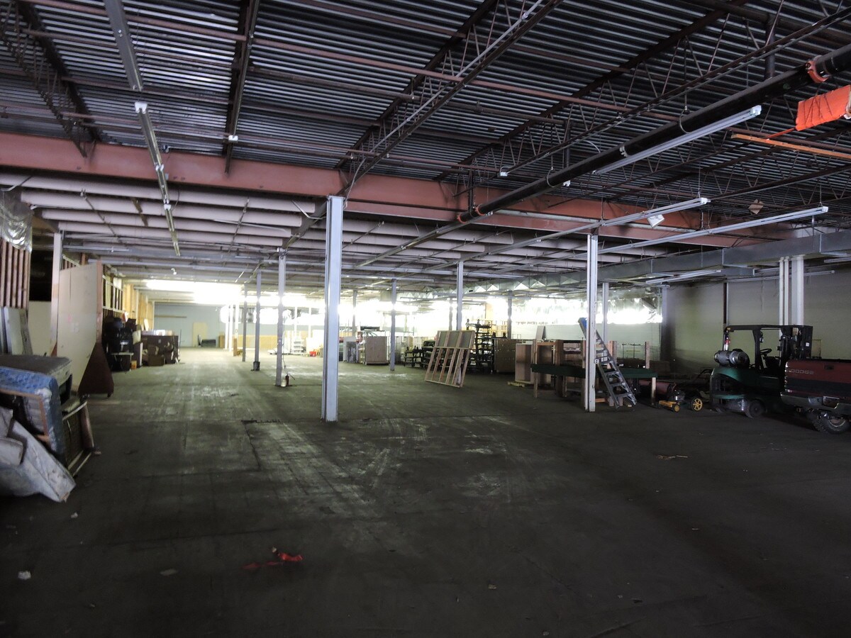 600 Scranton Carbondale Hwy, Archbald 18403 Sugarman's Plaza