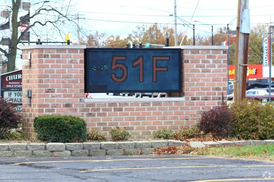 1131 E Broad St, Elyria, OH for rent - Building Photo - Image 3 of 15