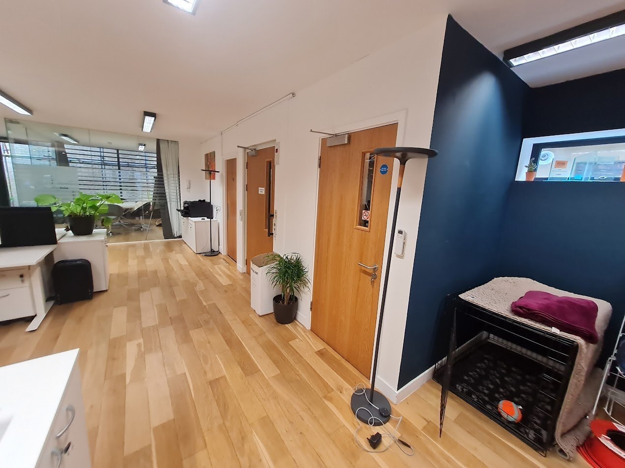 Pooley Dr, London to rent Interior Photo- Image 1 of 4