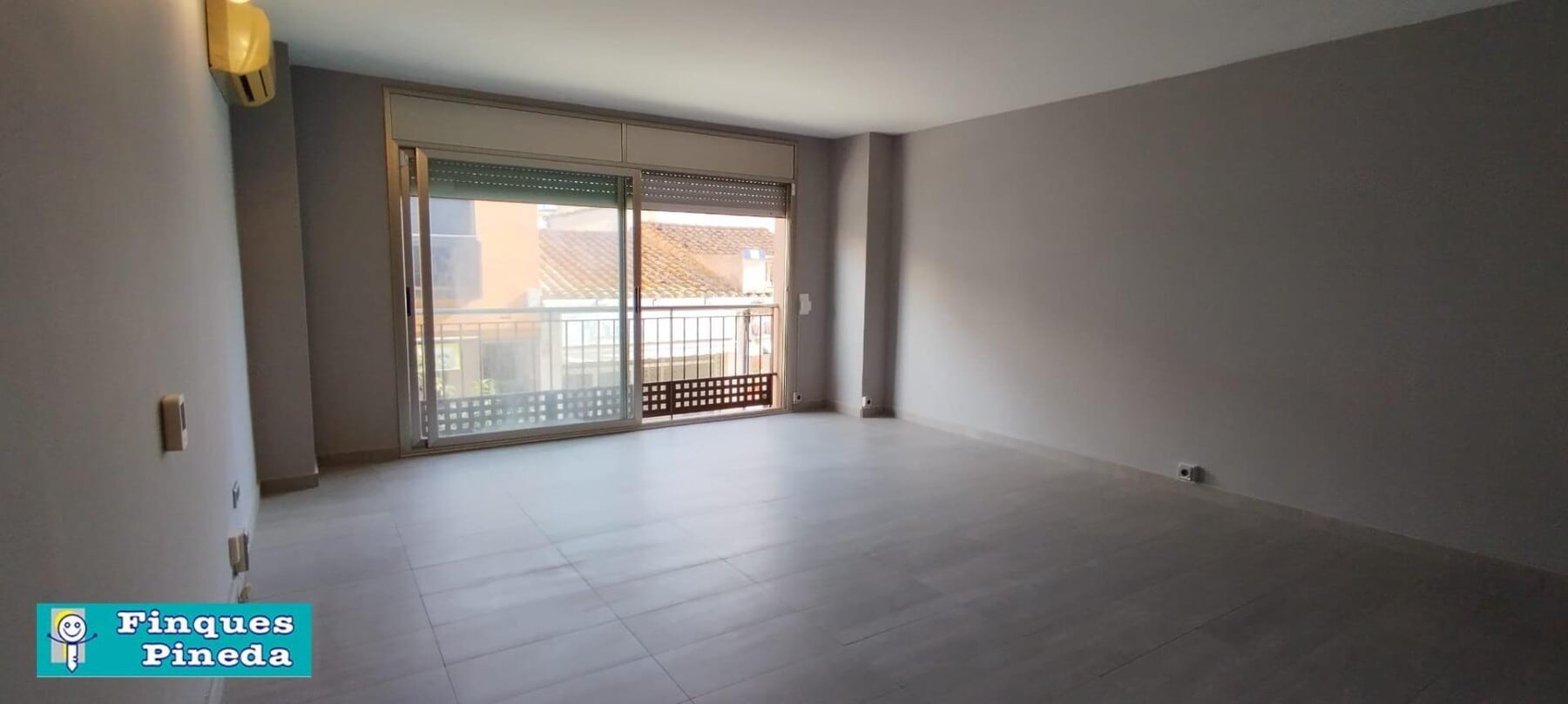 Pineda de Mar, BAR 08397 - Unit - -  - Interior Photo - Image 1 of 7