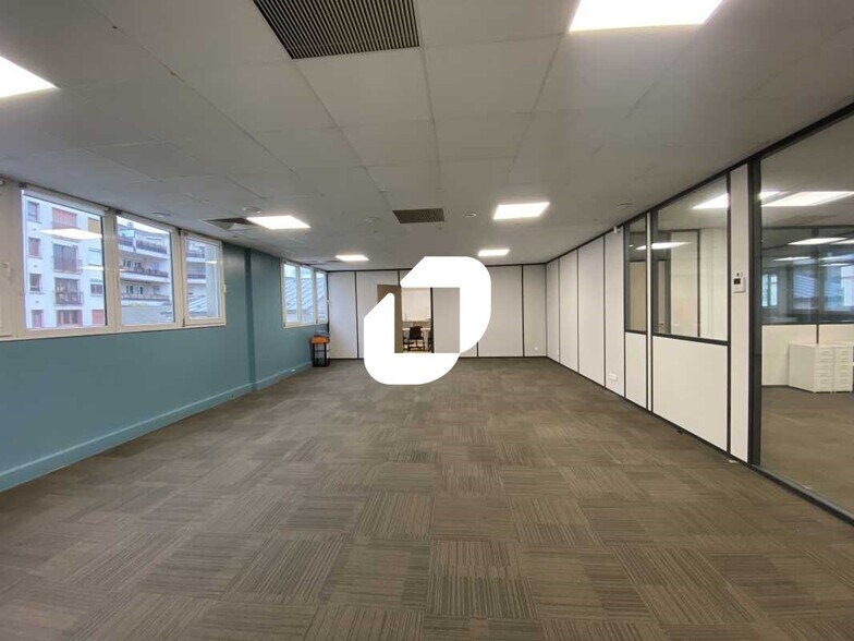 Office in Saint-Ouen-sur-Seine to rent - Interior Photo - Image 3 of 9