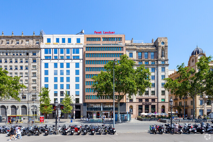 Plaça De Catalunya, Barcelona, Barcelona for rent - Primary Photo - Image 1 of 5