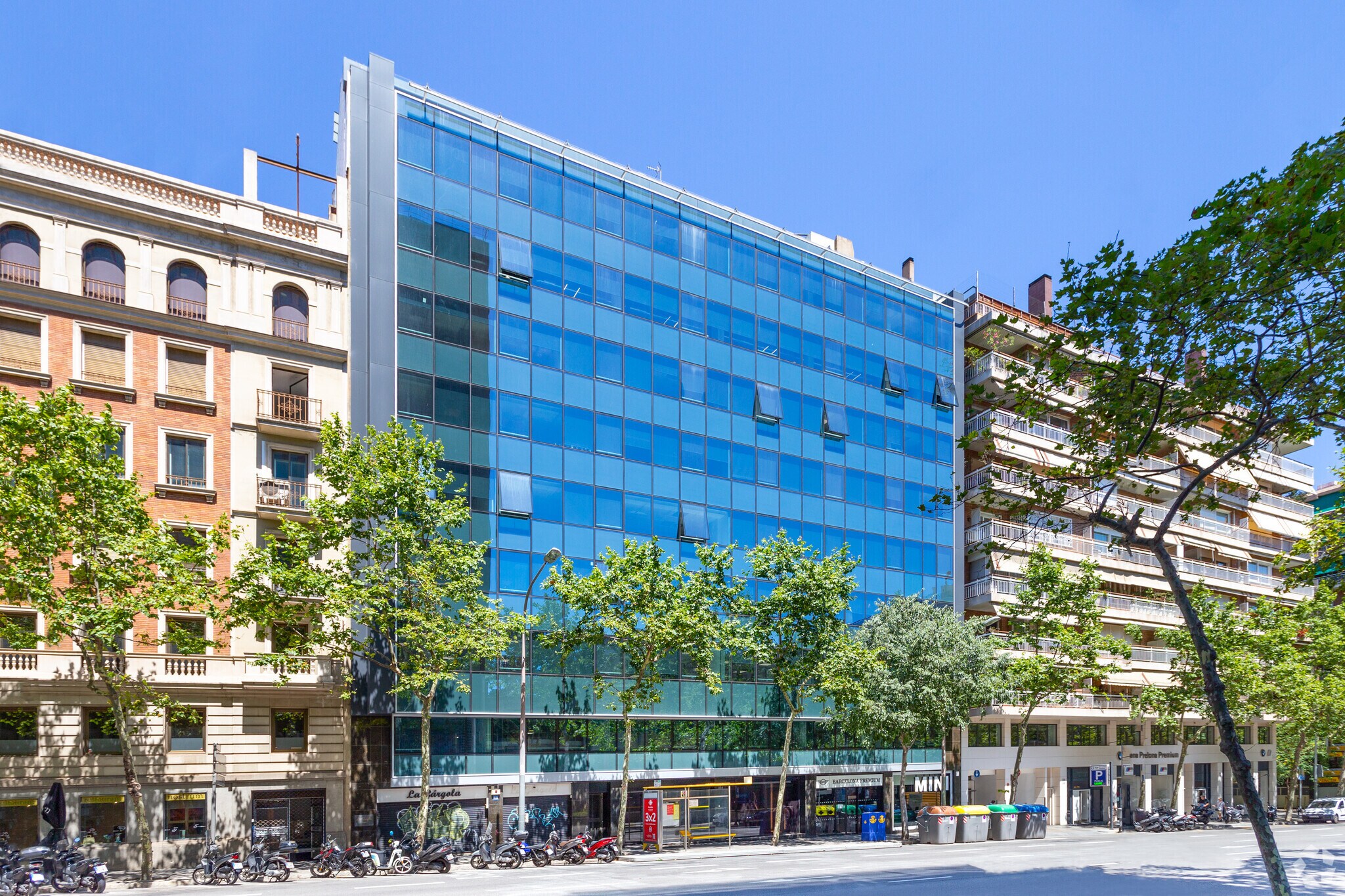 Office in Barcelona, Barcelona to rent Primary Photo- Image 1 of 4
