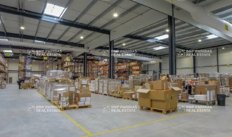 Light Industrial in Bondoufle for sale - Primary Photo - Image 2 of 4