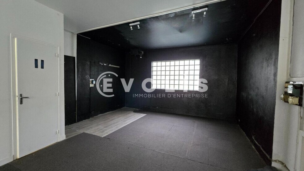 Industrial in Boulogne-Billancourt to rent - Interior Photo - Image 2 of 4