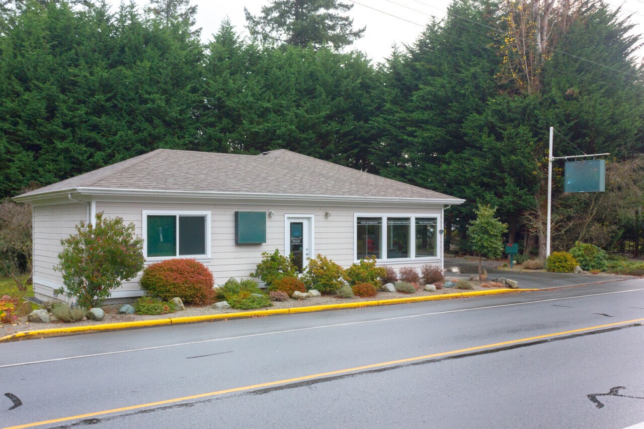 8597 E Saanich Rd, North Saanich, BC for sale Primary Photo- Image 1 of 1