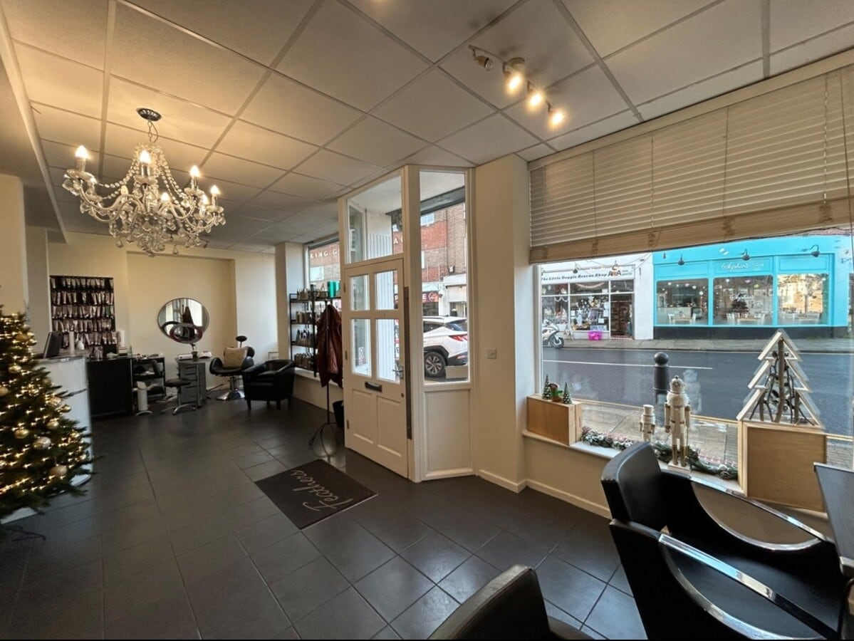 127-129 High St, Maldon, ESS CM9 5BS - Unit 127 -  - Interior Photo - Image 1 of 6