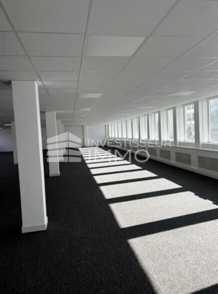 Office in Levallois-Perret to rent - Interior Photo - Image 2 of 4