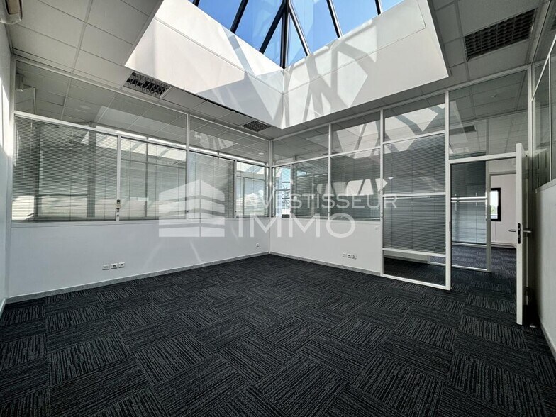 Light Industrial in Champigny-sur-Marne to rent - Interior Photo - Image 2 of 15