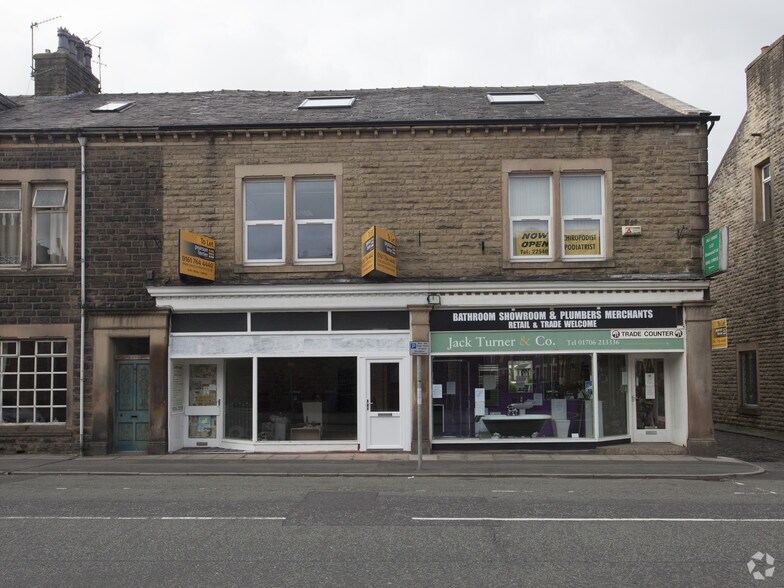 225-227 Bacup Rd, Rossendale to rent - Building Photo - Image 3 of 9