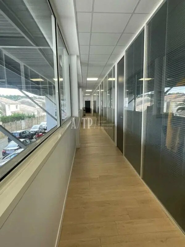 Office in Pessac to rent Building Photo- Image 1 of 11