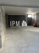 Light Industrial in Aix-en-Provence to rent Interior Photo- Image 2 of 4