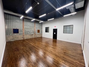 610 Elm St, McKinney, TX to rent Building Photo- Image 2 of 2