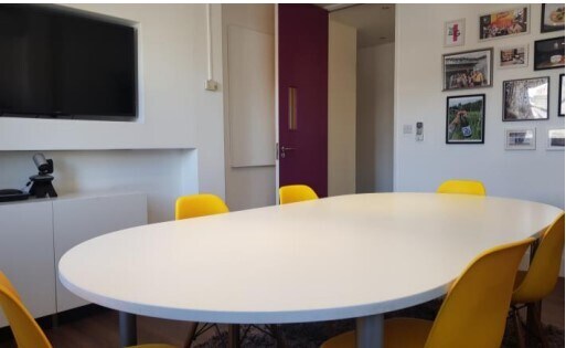 17 Exeter St, London to rent - Interior Photo - Image 3 of 6