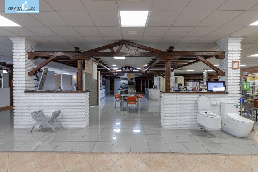 Retail in Santa Fe, Granada for sale - Interior Photo - Image 3 of 34