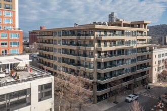 21 Battery Park Ave, Asheville, NC for rent Primary Photo- Image 1 of 76