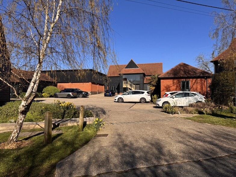 Wycke Hill, Maldon to rent - Building Photo - Image 1 of 5