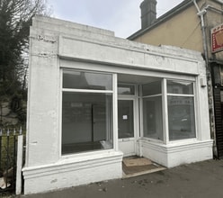 10b New Rd, Chippenham to rent Building Photo- Image 1 of 1