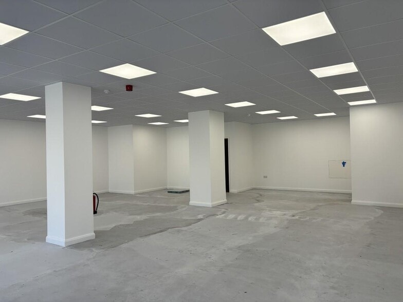 1-3 Red St, Carmarthen to rent - Building Photo - Image 3 of 12