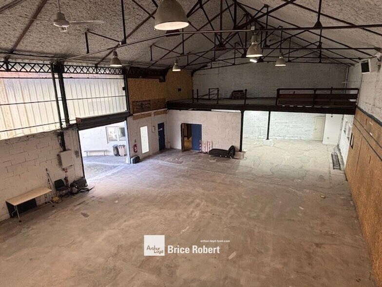 Light Industrial in Lyon to rent - Interior Photo - Image 3 of 10