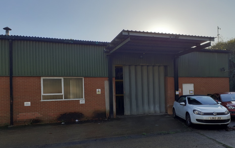 25-27 Clarendon Rd, London for sale - Building Photo - Image 1 of 1