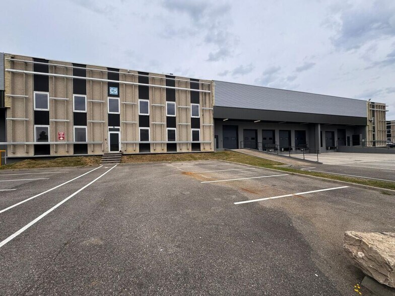 Light Industrial in Corbas to rent - Building Photo - Image 2 of 16
