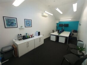 8 Madeira Ave, Leigh On Sea to rent Interior Photo- Image 2 of 3