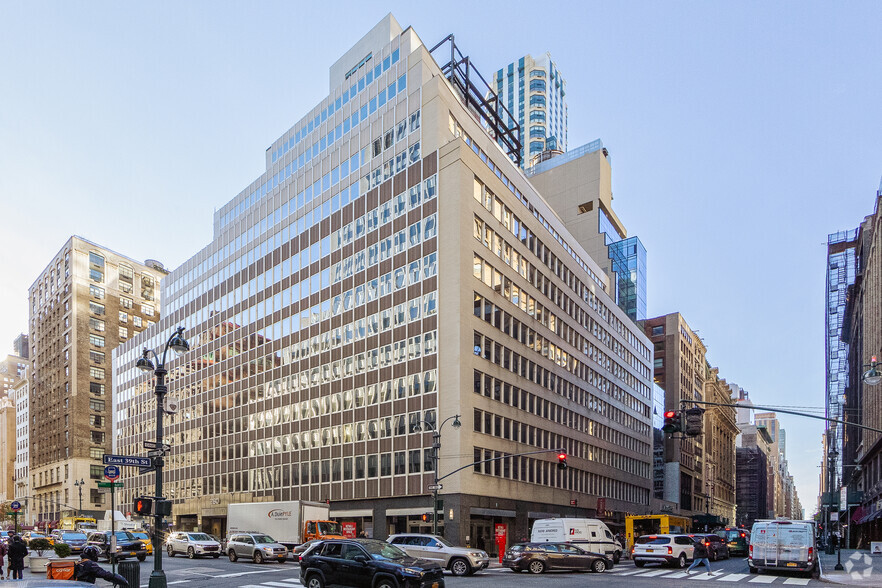 260 Madison Ave, New York, NY for rent - Building Photo - Image 1 of 4