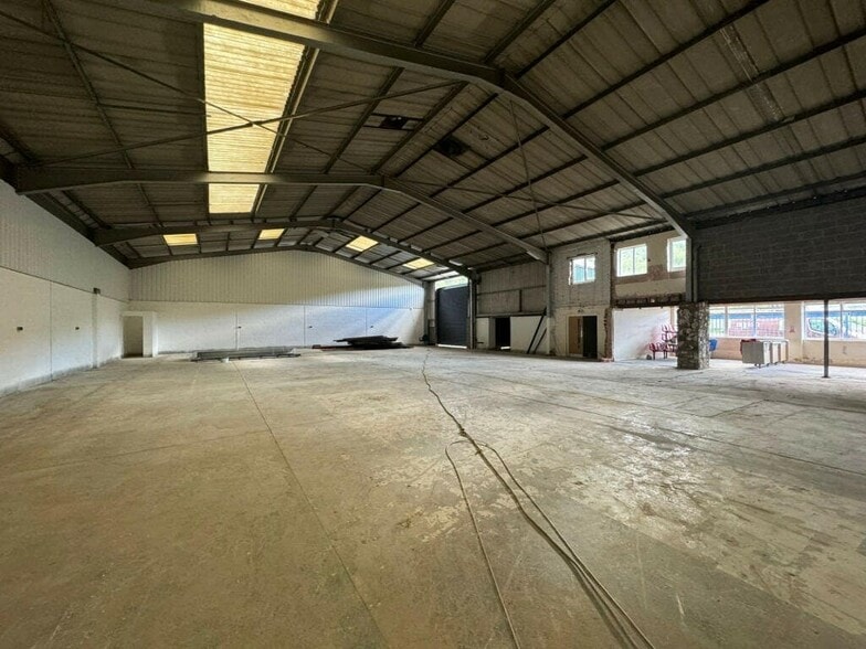 Magpie Grv, Tonypandy to rent - Building Photo - Image 2 of 3