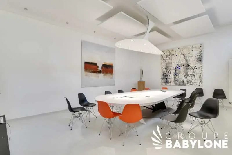 Office in Suresnes to rent Interior Photo- Image 1 of 11