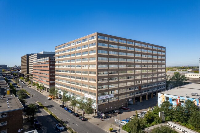 More details for 225 Rue Chabanel O, Montréal, QC - Office to Rent
