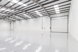 18-24 Whitby Ave, London to rent Interior Photo- Image 1 of 2